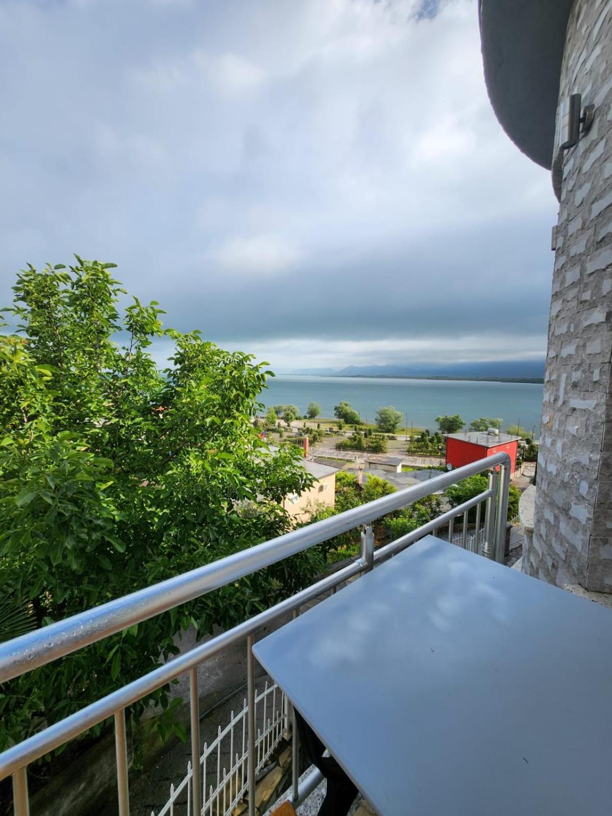 Bed and Breakfast Hyka Stone House Шкодер Экстерьер фото
